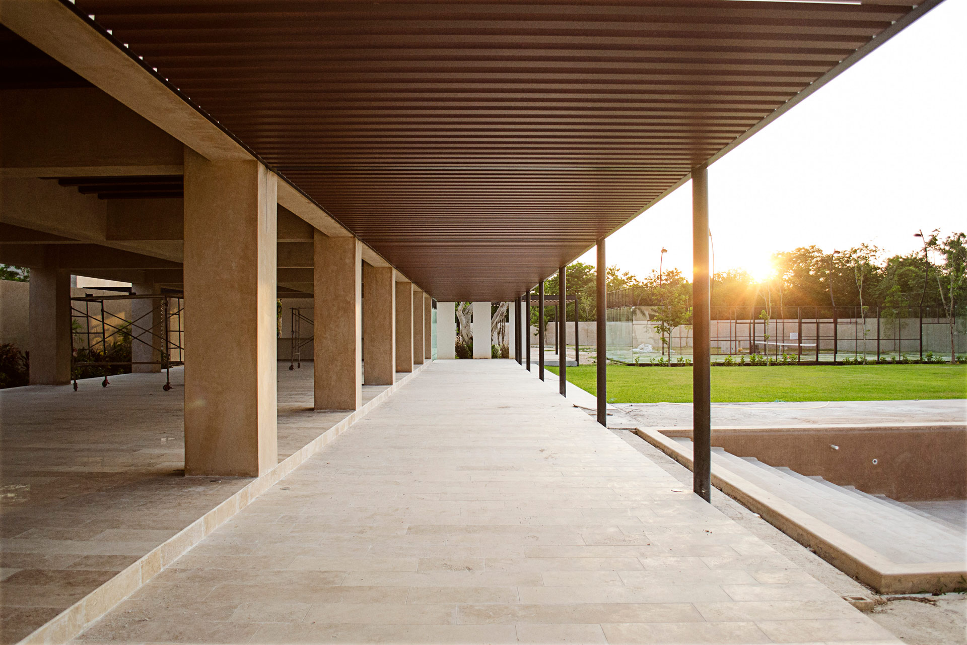 Nuestras canchas de pádel: Listas para recibir a sus primeros jugadores.