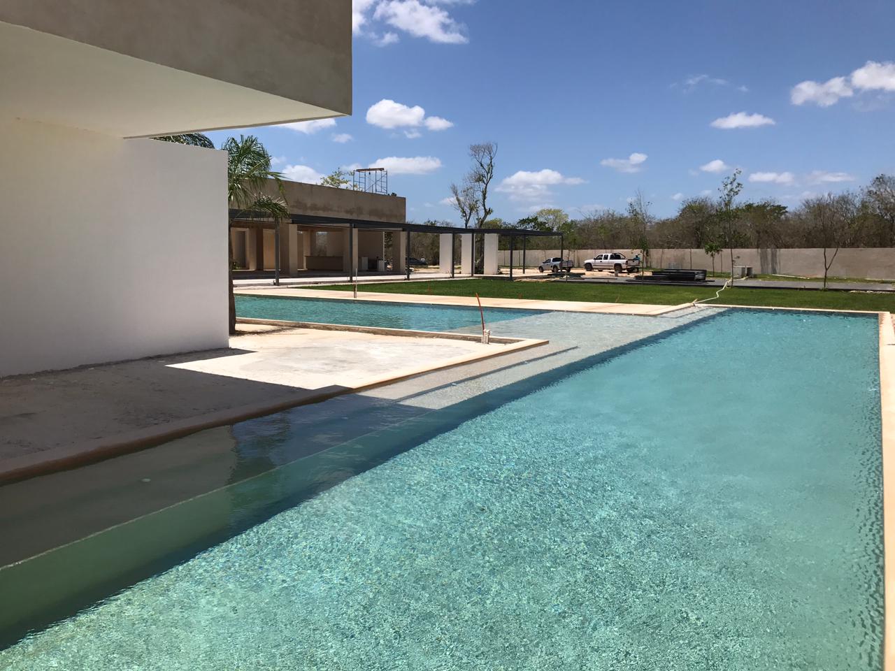 Listos los jardines y la alberca de nuestra Casa Club.